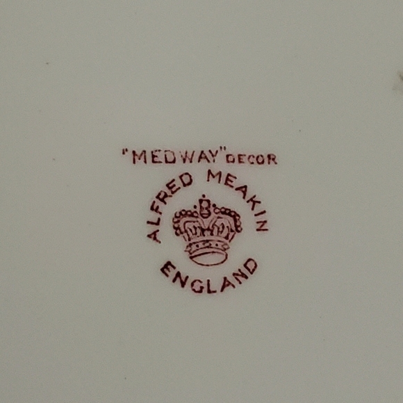 Vntg (2) 10" Pink Red on White "Medway" Decor Alfred Meakin 🇬🇧 England - Picture 6 of 6